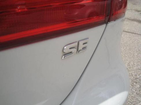 Used 2014 Volkswagen Jetta SE image 9