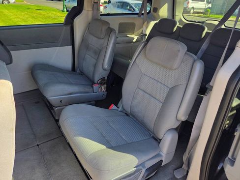 Used 2010 Dodge Grand Caravan SE FWD image 11