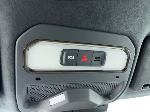 Used 2022 Rivian R1T Adventure image 39