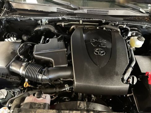 Certified 2023 Toyota Tacoma SR AWD/4WD image 9