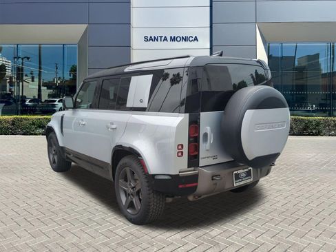 Used 2021 Land Rover Defender 110 X-Dynamic HSE AWD/4WD image 3