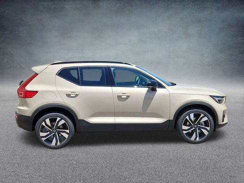 New 2025 Volvo XC40 B5 Ultra w/ Climate Package image 2