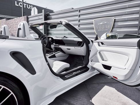 Used 2025 Porsche 911 Turbo S image 25