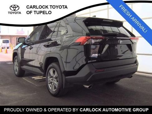 Used 2025 Toyota RAV4 XLE w/ Convenience Package FWD image 5