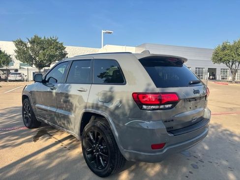 Used 2020 Jeep Grand Cherokee Altitude AWD/4WD image 7