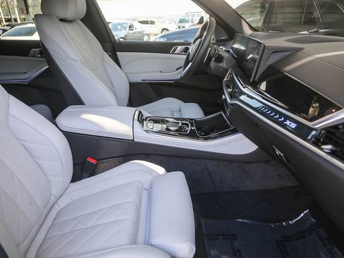 Used 2026 BMW X5 sDrive40i w/ M Sport Package RWD image 13
