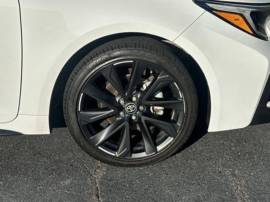Used 2023 Toyota Corolla SE FWD image 9
