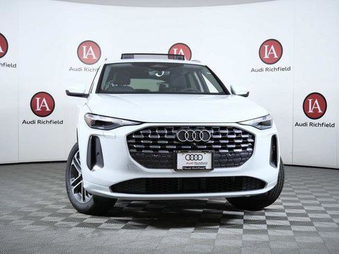 New 2025 Audi Q5 Premium image 3