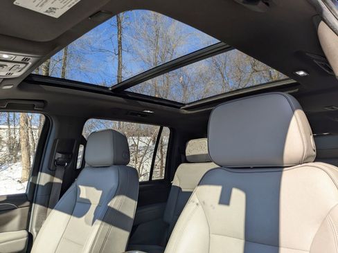 Certified 2022 GMC Yukon XL SLT w/ SLT Premium Package image 13