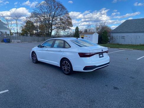 Used 2025 Volkswagen Jetta Sport image 8