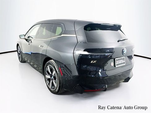 Used 2023 BMW iX xDrive50 w/ Sport Package AWD/4WD image 5