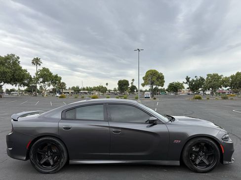 Used 2020 Dodge Charger Scat Pack w/ Driver Convenience Group RWD image 8