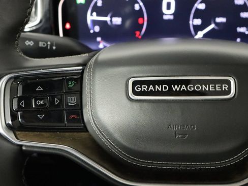 Used 2023 Jeep Grand Wagoneer L Series II w/ Premium Group II AWD/4WD image 8