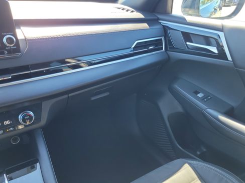 Used 2022 Mitsubishi Outlander SE image 26