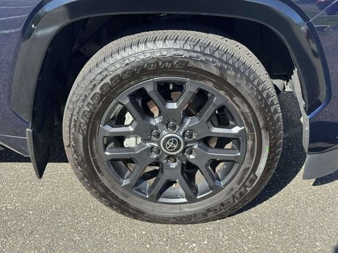 Used 2024 Toyota Sequoia Platinum AWD/4WD image 9