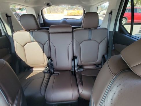 Used 2025 Honda Pilot Elite image 5