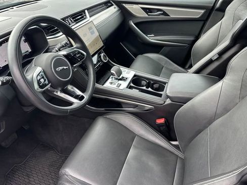 Certified 2024 Jaguar F-PACE R-Dynamic S image 9