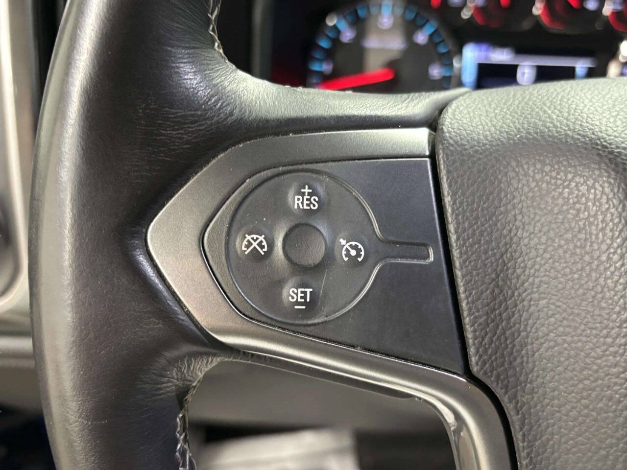 Used 2018 Chevrolet Silverado 1500 LTZ Z71 AWD/4WD image 28