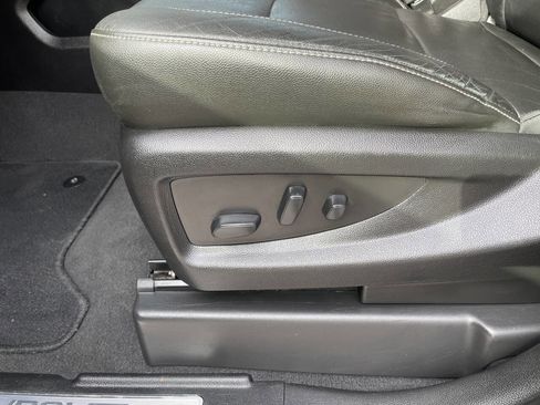 Used 2019 Chevrolet Suburban LT image 17