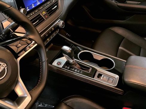 Used 2025 Nissan Altima 2.5 SR AWD/4WD image 16