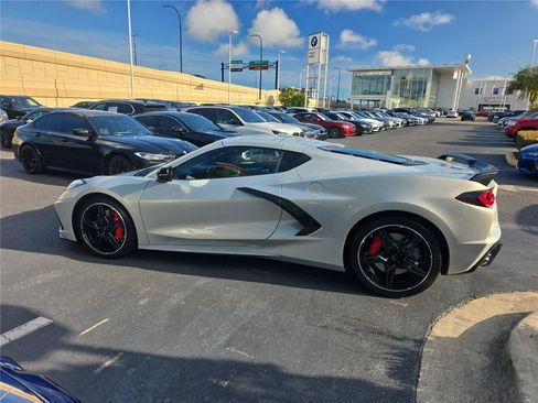 Used 2021 Chevrolet Corvette Stingray Preferred Cpe w/ Z51 Performance Package RWD image 5