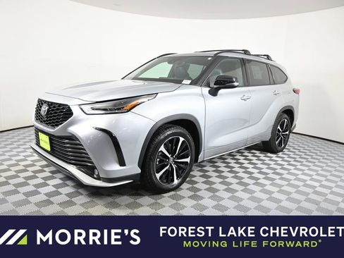 Used 2021 Toyota Highlander XSE image 1