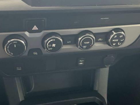 Certified 2019 Toyota Tacoma SR AWD/4WD image 18