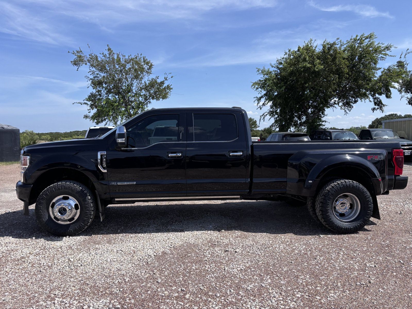 Used 2022 Ford F350 Platinum AWD/4WD image 2