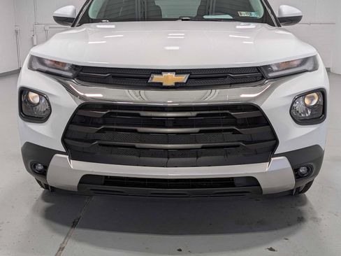 Used 2021 Chevrolet TrailBlazer LT w/ Convenience Package AWD/4WD image 2