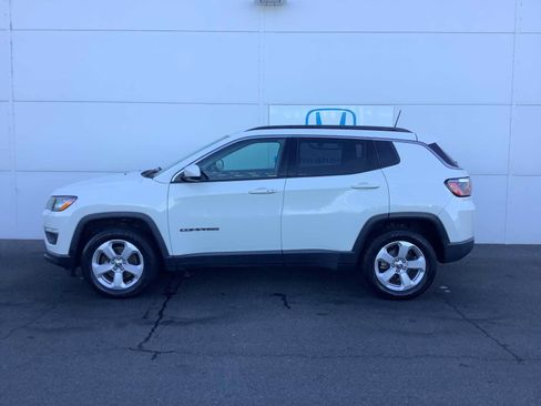 Used 2018 Jeep Compass Latitude w/ Popular Equipment Group AWD/4WD image 2