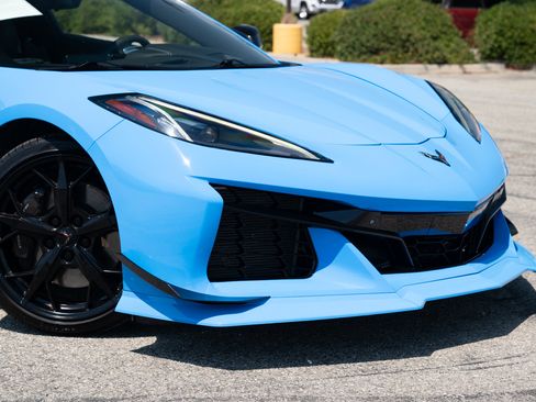 Used 2021 Chevrolet Corvette Stingray Premium Cpe w/ Z51 Performance Package image 9