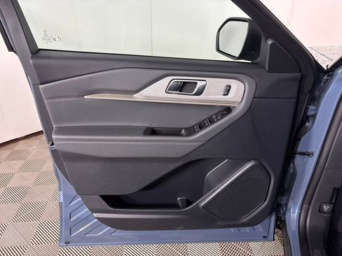 New 2026 Ford Explorer Active RWD image 17