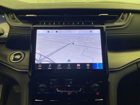 New 2025 Jeep Grand Cherokee Limited image 13