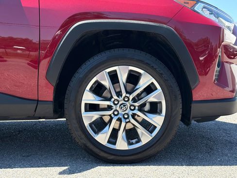 Used 2019 Toyota RAV4 Limited AWD/4WD image 8