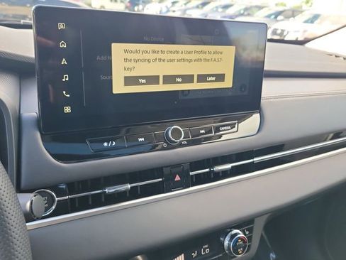 New 2025 Mitsubishi Outlander SE image 28