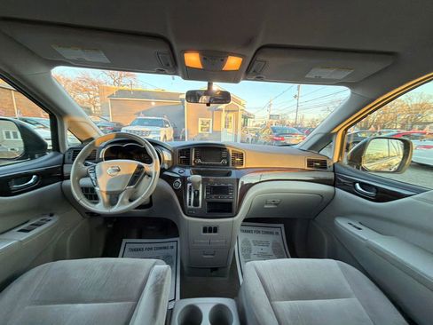 Used 2016 Nissan Quest SV image 25
