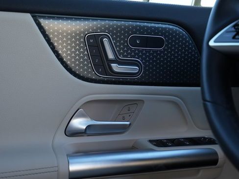 Certified 2025 Mercedes-Benz GLA 250 4MATIC w/ Driver Assistance Package image 41