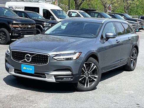 Used 2019 Volvo V90 T5 Cross Country AWD/4WD image 3