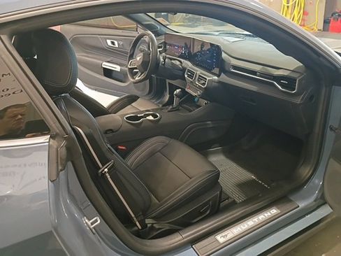 Used 2024 Ford Mustang GT Premium image 9