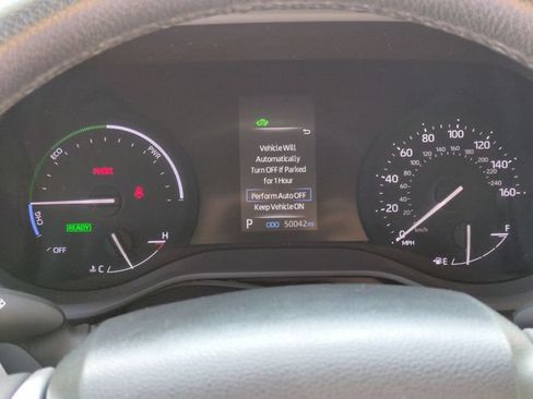 Used 2023 Toyota Sienna XLE FWD image 18