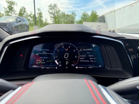 Used 2025 Chevrolet Corvette E-Ray w/ Stealth Interior Trim Package AWD/4WD image 14