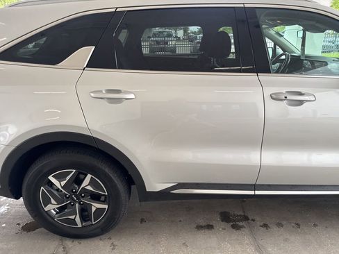 Used 2022 Kia Sorento S AWD/4WD image 15