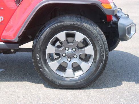 Used 2021 Jeep Wrangler Unlimited Sahara w/ LED Lighting Group AWD/4WD image 12