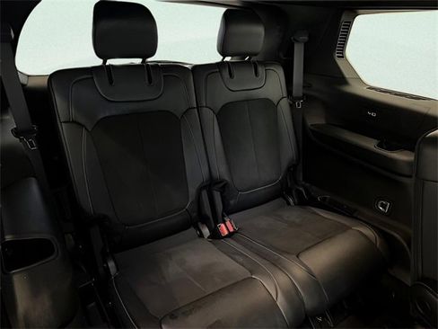 Used 2023 Jeep Grand Cherokee L Laredo image 12