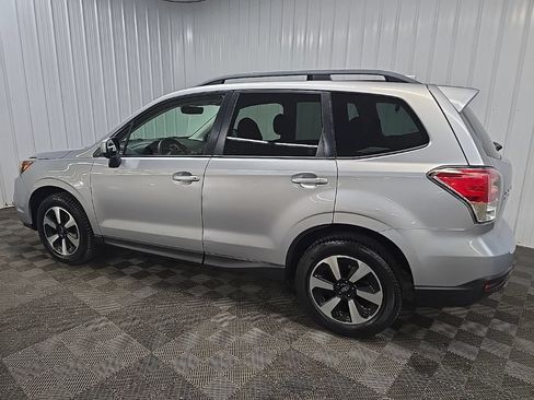 Used 2018 Subaru Forester 2.5i Premium w/ All-Weather Package AWD/4WD image 4