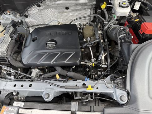Used 2020 Buick Encore GX Essence FWD image 11