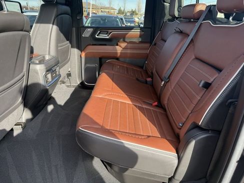 Used 2024 GMC Sierra 2500 Denali Ultimate image 10
