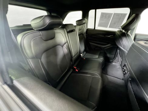 Used 2023 Jeep Grand Cherokee Altitude image 25