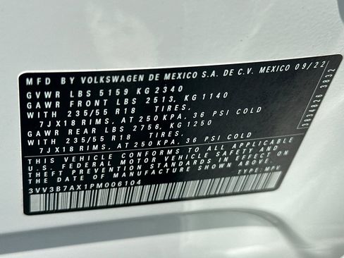 Certified 2023 Volkswagen Tiguan SE FWD image 30