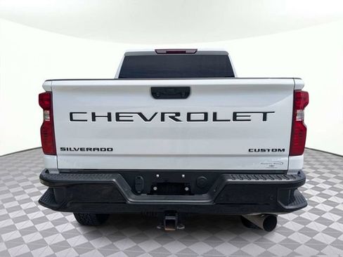 Used 2025 Chevrolet Silverado 2500 Custom w/ Custom Value Package AWD/4WD image 5